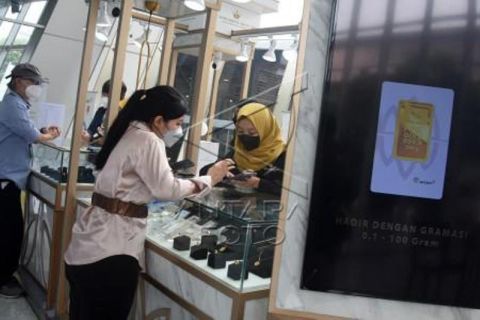 Harga Emas Turun