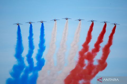 Parade peringatan Bastille Day di Paris