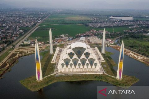 Progres pembangunan Masjid Raya Al Jabbar