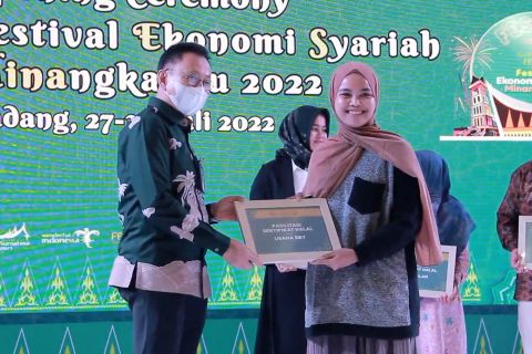 20 UMKM Sumbar terima sertifikat layak halal dukung ekonomi syariah