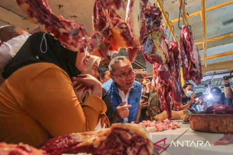 Mendag pantau harga kebutuhan pokok di Pasar Cibinong