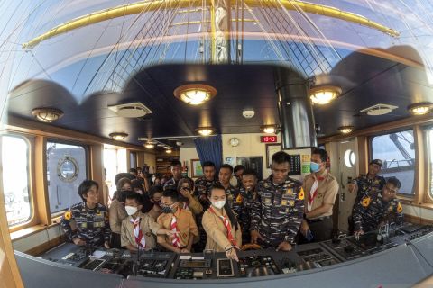 KRI Bima Suci di Singapura
