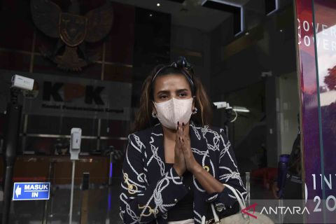 Usai presenter Brigita Manohara, giliran penyanyi Nowela Idol diperiksa KPK
