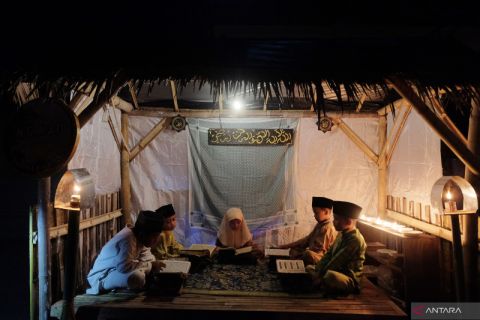 Tradisi tempo dulu di Kampung Loloan Bali