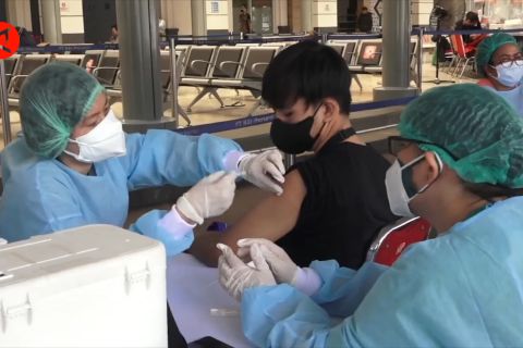 Anies ajak warga DKI sadar pentingnya vaksinasi ketiga