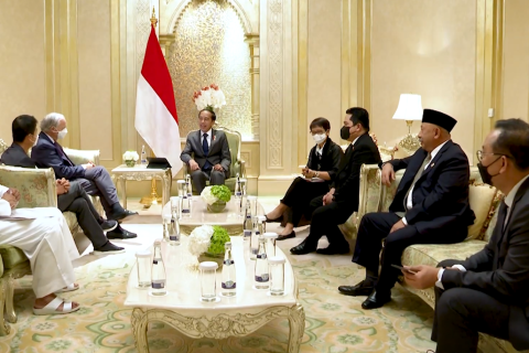Bertemu pengusaha di Abu Dhabi, Presiden Jokowi bahas kerja sama & IKN