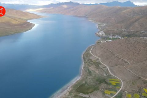 Danau Yamdrok, resor musim panas di Tibet, China