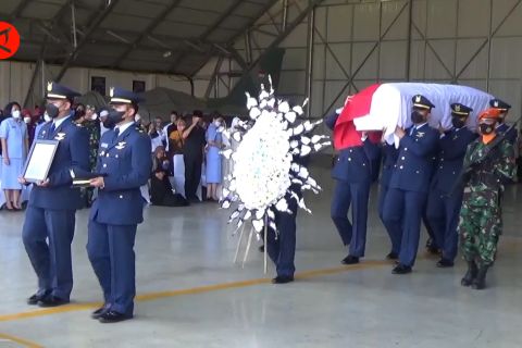Jenazah pilot Golden Eagle disemayamkan di Skadron 15 Lanud Iswahjudi