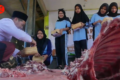 Membentuk karakter siswa melalui pemotongan hewan kurban