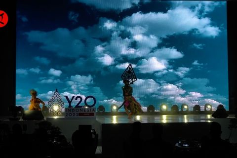 Terima komunike, Menko PMK tutup KTT Y20 Indonesia