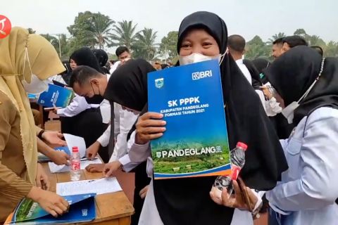 2.149 guru honorer di Pandeglang terima SK Pengangkatan