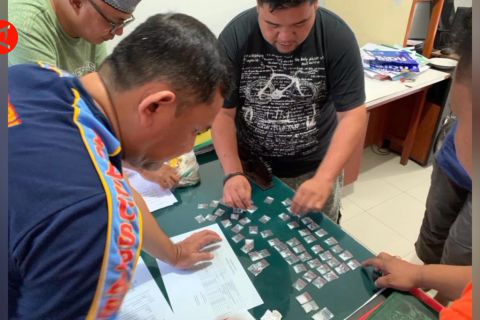 Sipir temukan puluhan paket sabu di halaman Lapas Luwuk