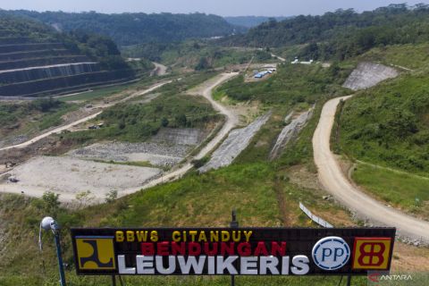 Proyek pembangunan Bendungan Leuwikeris