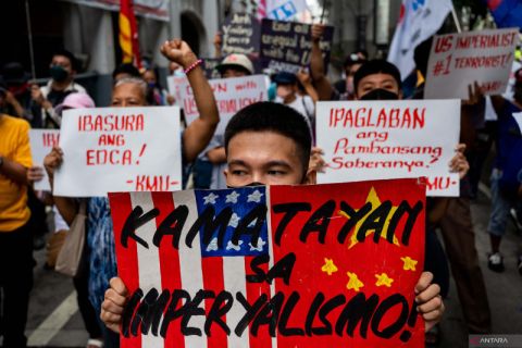 Aksi penolakan kedatangan Menteri Luar Negeri AS Antony Blinken ke Filipina