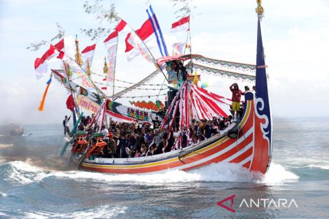 Ritual Petik Laut di Muncar Banyuwangi