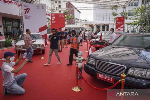 Mobil-mobil dinas Kepresidenan RI berjajar di Sarinah