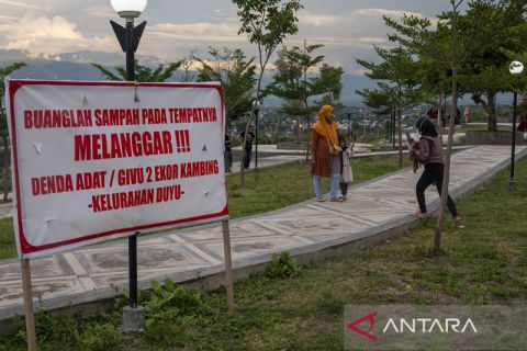 Penerapan Denda Adat bagi Pembuang Sampah Sembarangan