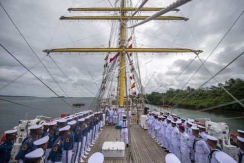 Kemerdekaan RI - Upacara HUT RI ke-77  di gladak KRI Bima Suci di Tual Maluku