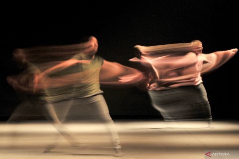 Pertunjukan tari Arno Schuitemaker di Jambi