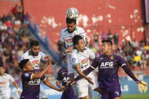 Persik Kediri Melawan PSS Sleman
