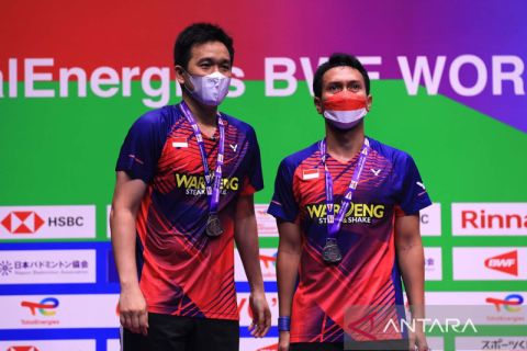 Dikalahkan ganda putra Malaysia, Hendra dan Ahsan jadi runner up Kejuaraan Dunia Bulu Tangkis 2022 di Tokyo