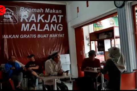 Berbagi pada sesama di Rumah Makan Rakyat