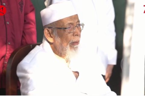 Menko PMK dampingi Ba’asyir gelar upacara bendera pertama di Ngruki