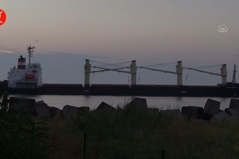 Kapal pembawa bantuan makanan ke Afrika meninggalkan pelabuhan Ukraina