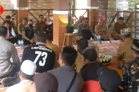 Pemkab Jember dan Banyuwangi atasi konflik antar petani hutan