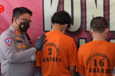 Polisi tangkap pengedar ganja melalui jasa ekspedisi di Cirebon