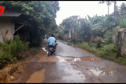 Pembangunan infrastruktur masih didambakan masyarakat Pandeglang