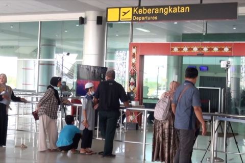 Pemerintah terus berupaya turunkan harga tiket pesawat