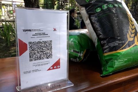 Perdana di Kendari, kini Pasar Tani gunakan sistem pembayaran nontunai