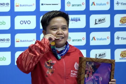 Rina Marlina, mantan ART peraih 2 emas para bulu tangkis APG 2022