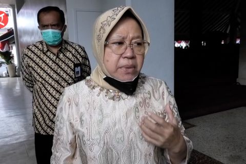Risma sebut relawan berperan aktif tekan angka kemiskinan ekstrem