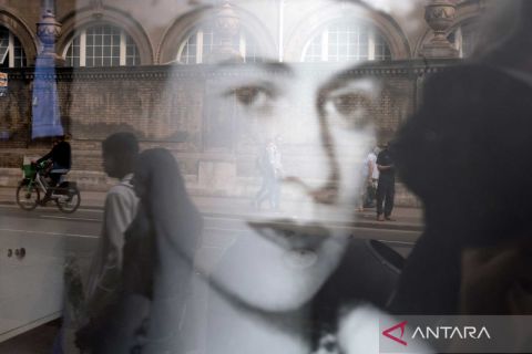 Duka terus menyelimuti Kerajaan Inggris Raya