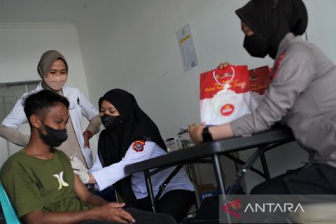 VAKSINASI DOSIS KETIGA KHUSUS TENAGA KESEHATAN