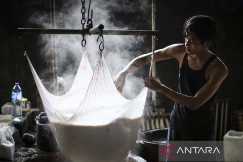 Penetapan kebijakan harga acuan pembelian kedelai lokal