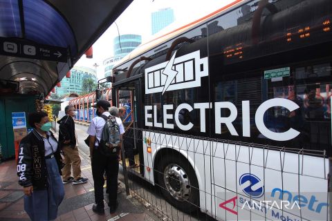 Rencana penambahan 100 bus listrik Transjakarta