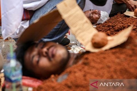 Aksi kubur diri di kawasan Pemkot Tangerang