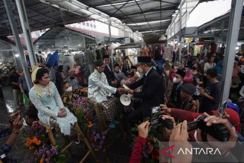 Nikah massal di Teras Malioboro