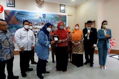 Komisi IX DPR RI inspeksi vaksin kedaluwarsa di NTB