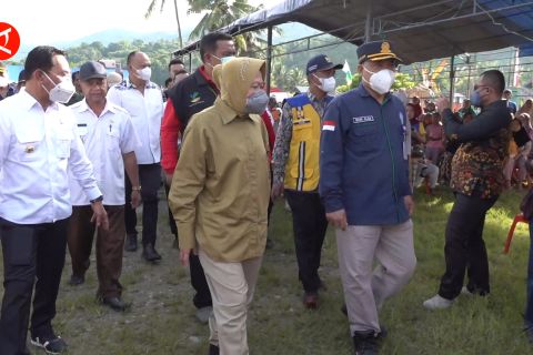 Mensos salurkan bantuan sosial untuk 662 warga terdampak banjir Sigi