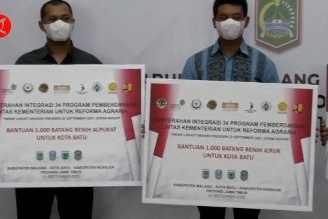 Moeldoko serahkan Pemberdayaan Reforma Agraria ke 692 KK di Jatim