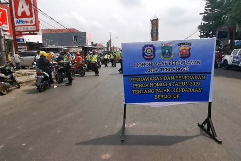 Optimalkan PAD, petugas gabungan gelar razia pajak kendaraan