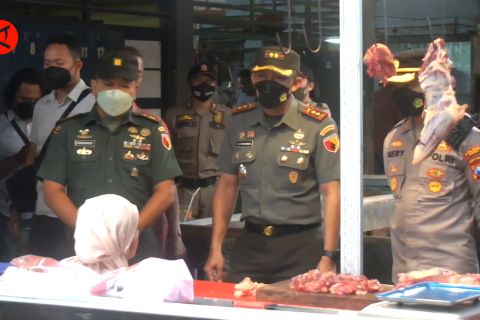 Pastikan harga sembako, Polres & Kodim Jember pantau harga sembako