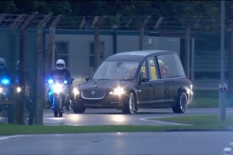 Peti jenazah Ratu Elizabeth II tiba di Istana Buckingham