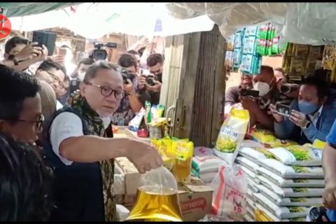 Mendag tinjau pasokan dan harga bahan pokok di Pekanbaru