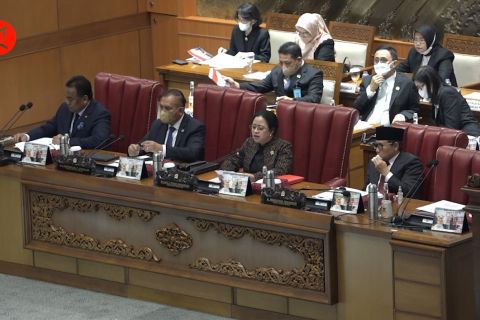 Tahun sidang 2021-2022, DPR sahkan 32 rancangan undang-undang