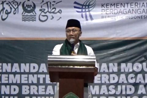 Zulhas ajak santri mendalami ilmu niaga dan teknologi